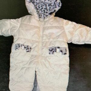 Cozy White Kids Jacket with Animal Print Lining